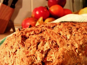 frisch gebackenes Mehrkornbrot mit Karotte!